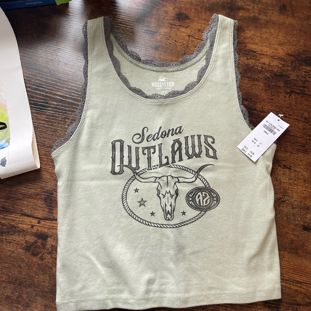 NEW Hollister Graphic Tank